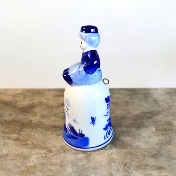 Delft Blue, Handpainted Miniature Bell with Boy sitting on the top. - Picture 4 of 7